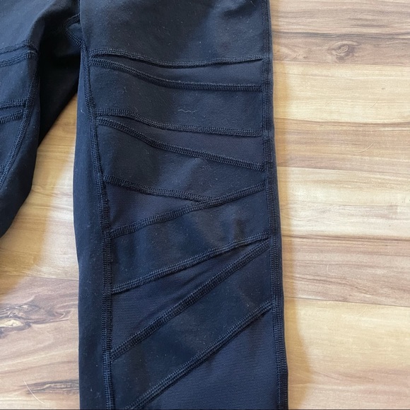 Lululemon Wunder Under leggings Tech Mesh size 2 - Picture 2 of 5